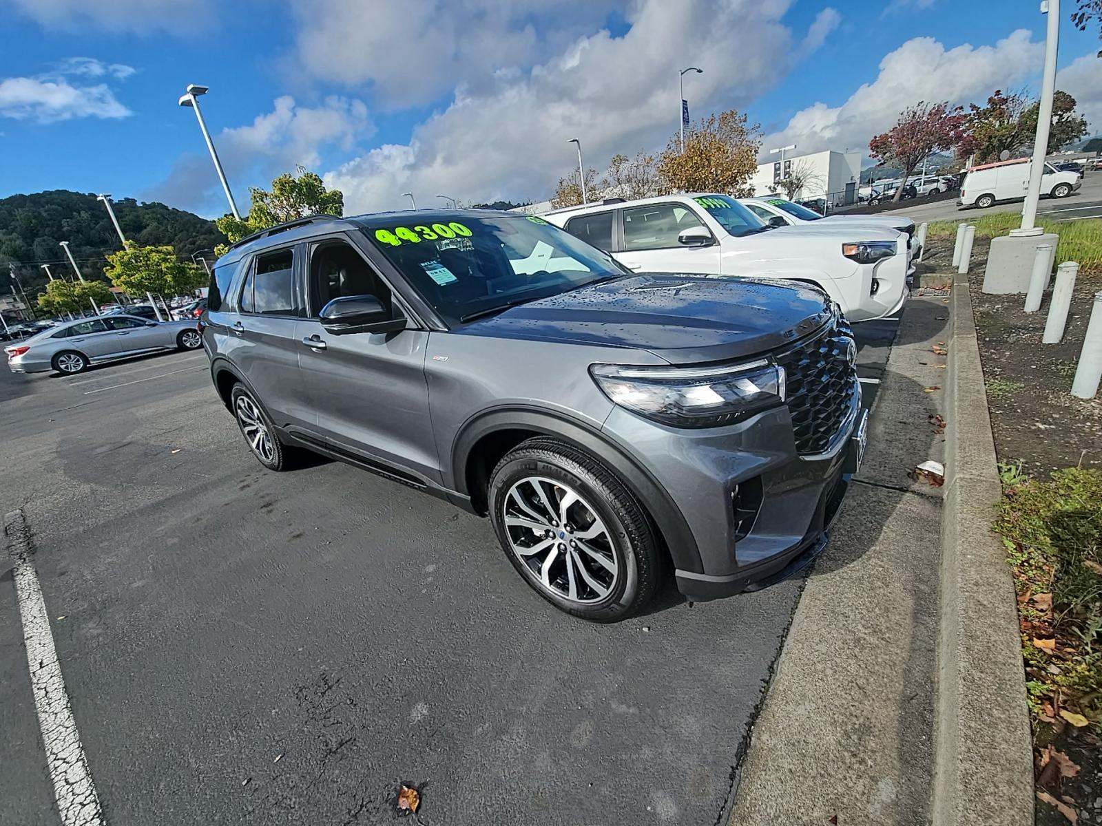 2025 Ford Explorer ST-Line AWD