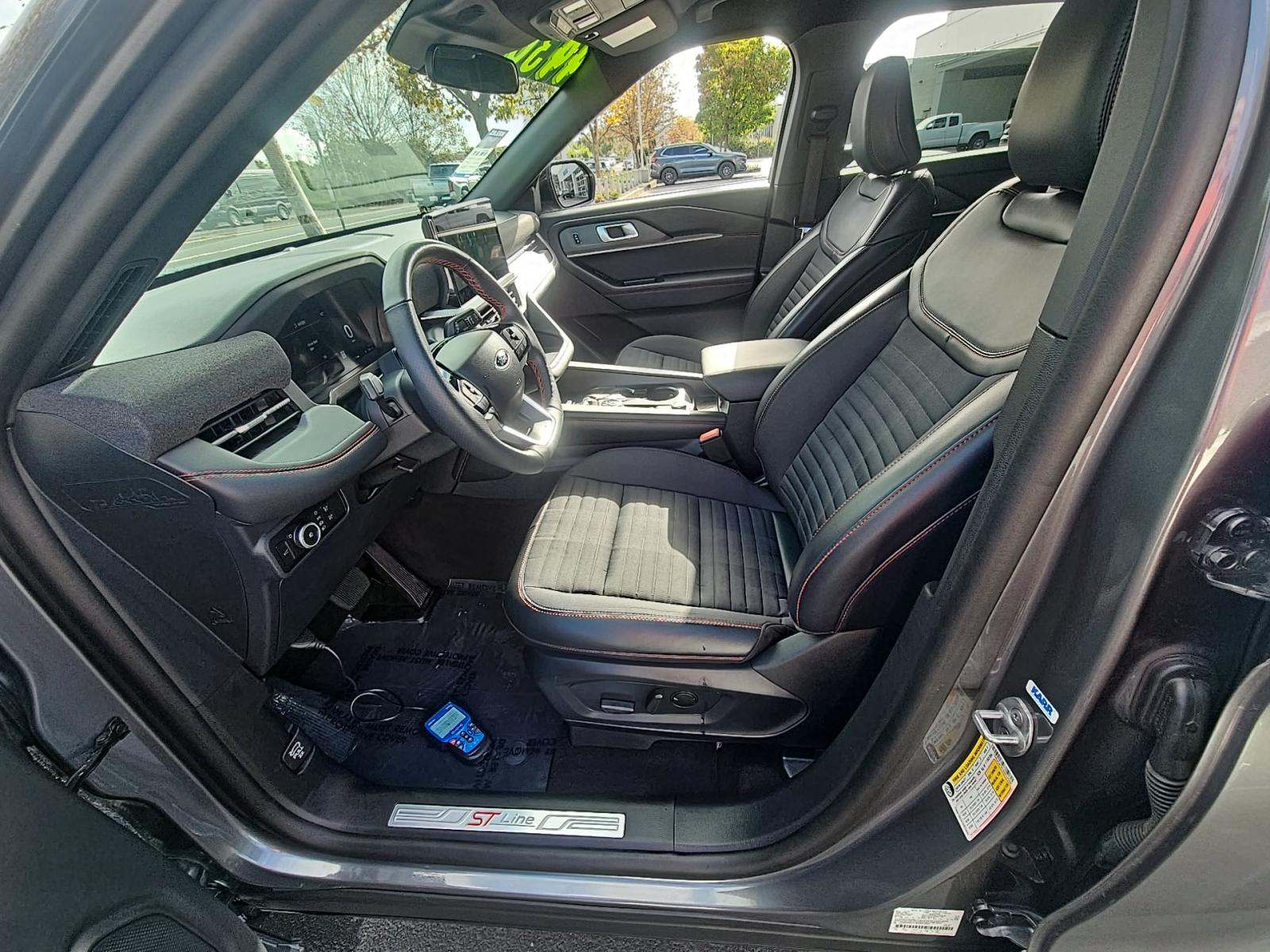 2025 Ford Explorer ST-Line AWD