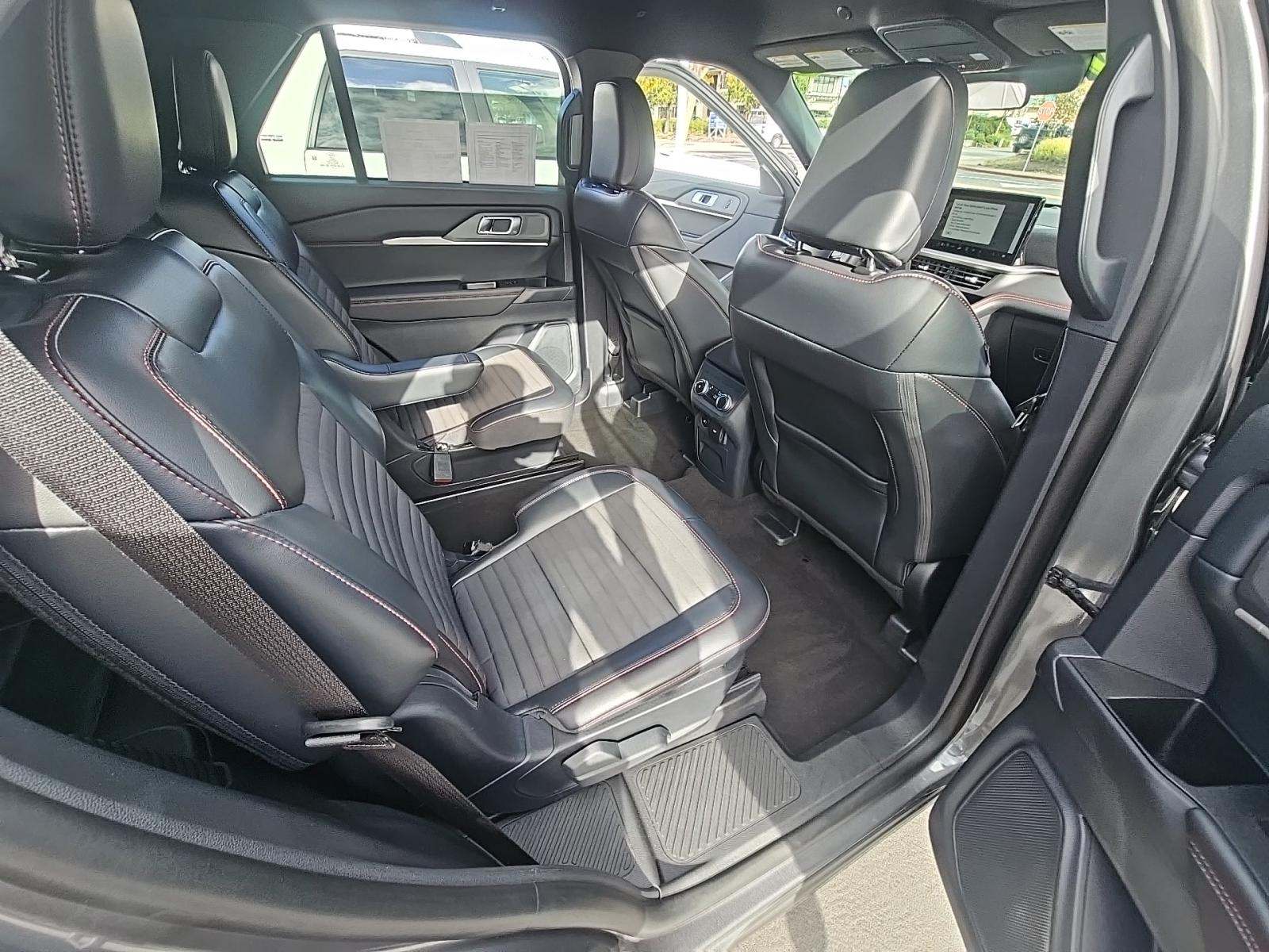 2025 Ford Explorer ST-Line AWD