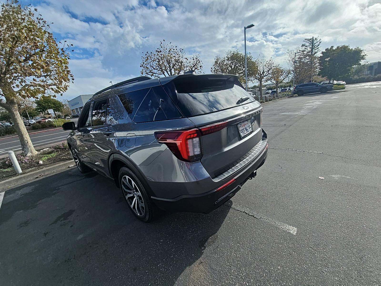 2025 Ford Explorer ST-Line AWD