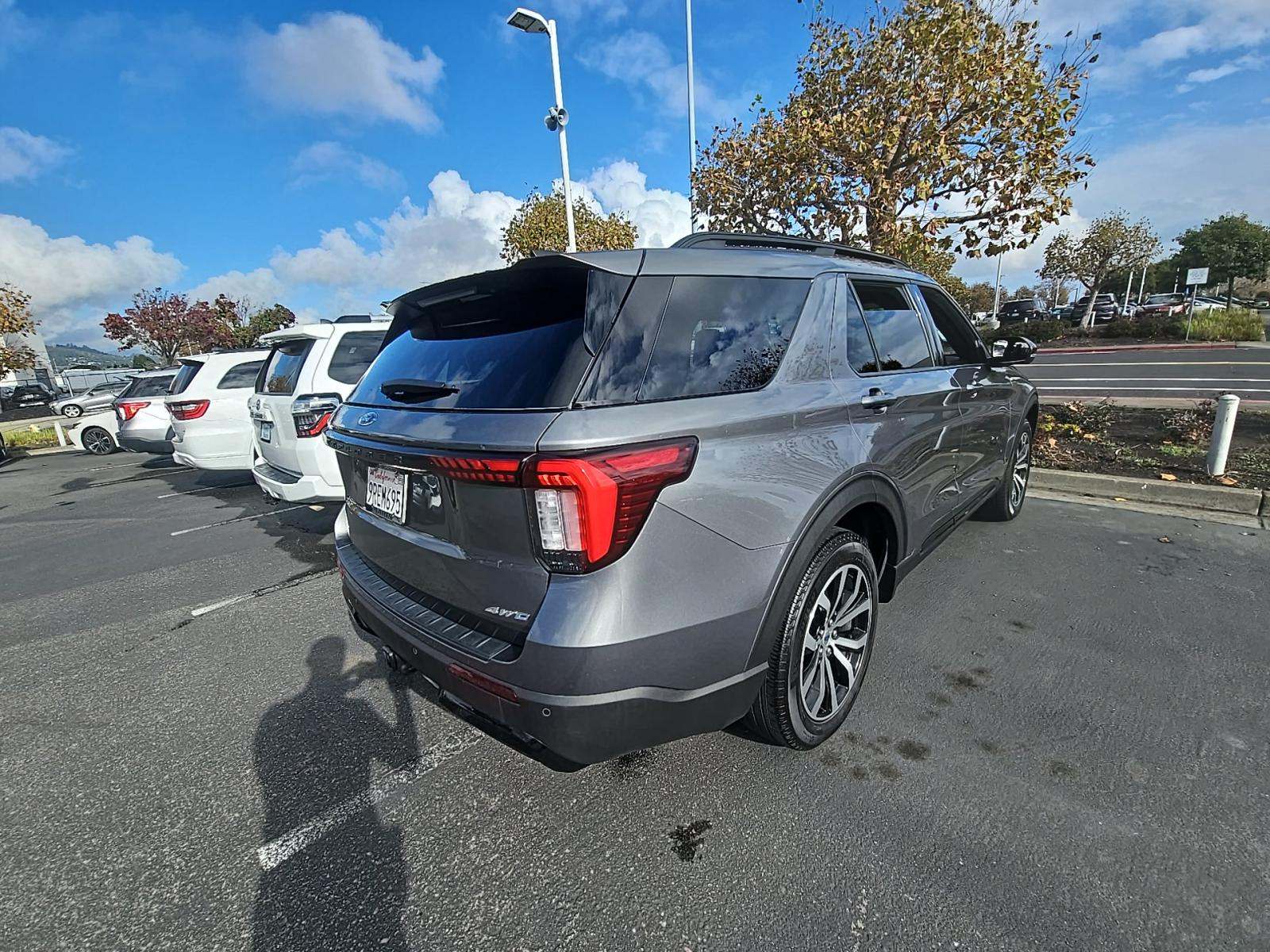 2025 Ford Explorer ST-Line AWD