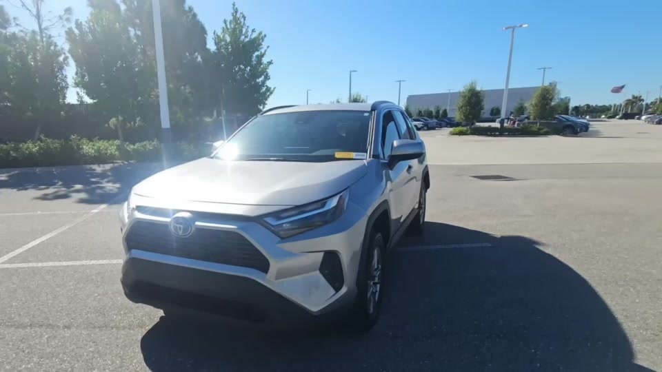 2022 Toyota RAV4 Hybrid XLE