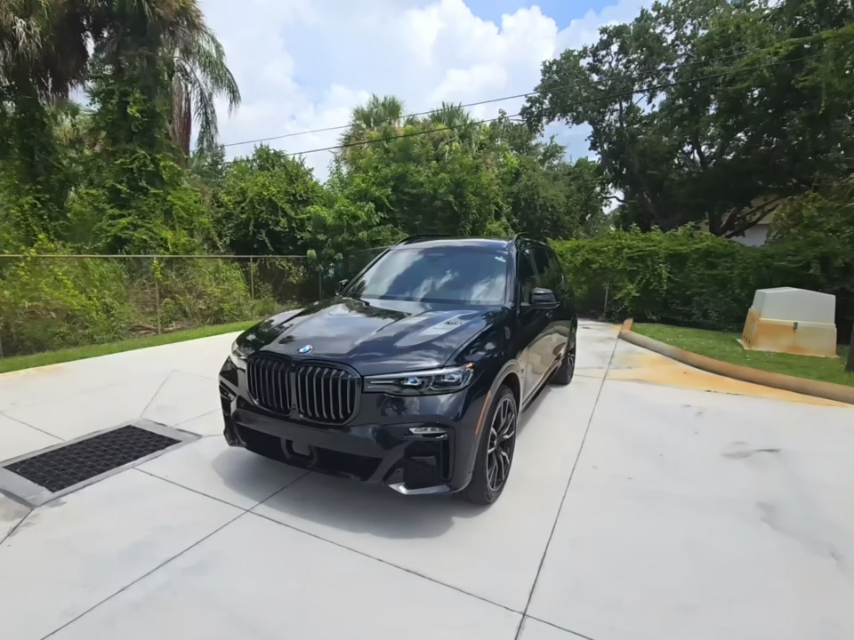 2022 BMW X7 xDrive40i AWD