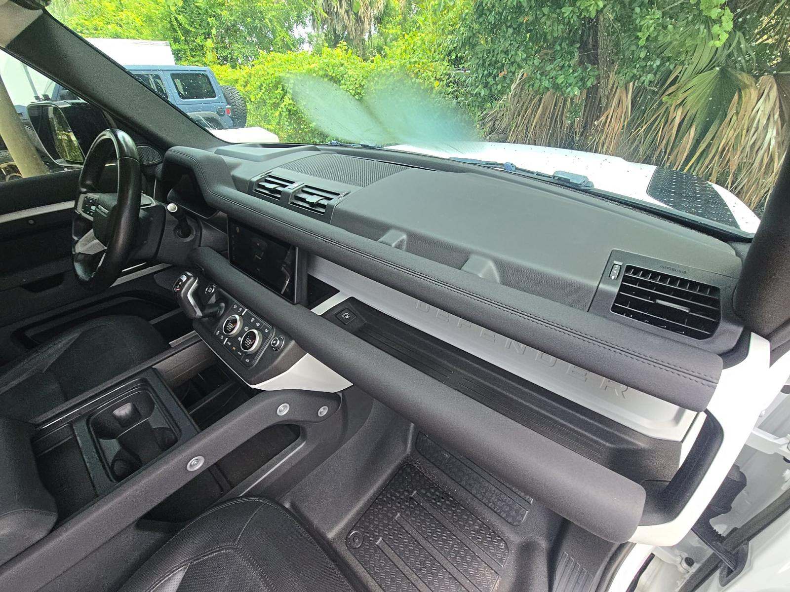 2023 Land Rover Defender 90 X-Dynamic SE AWD
