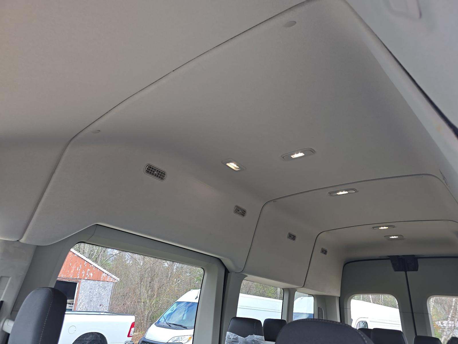 FORD TRANSIT 350 - 7
