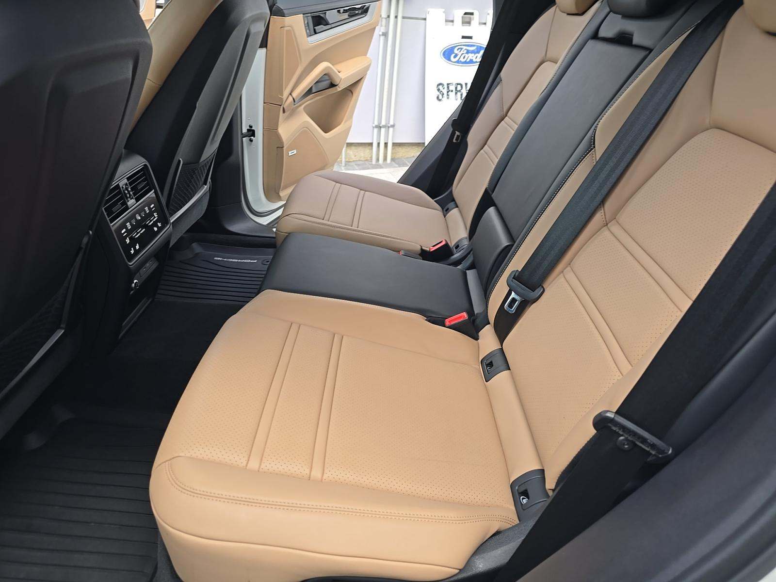 2024 Porsche Cayenne Base AWD