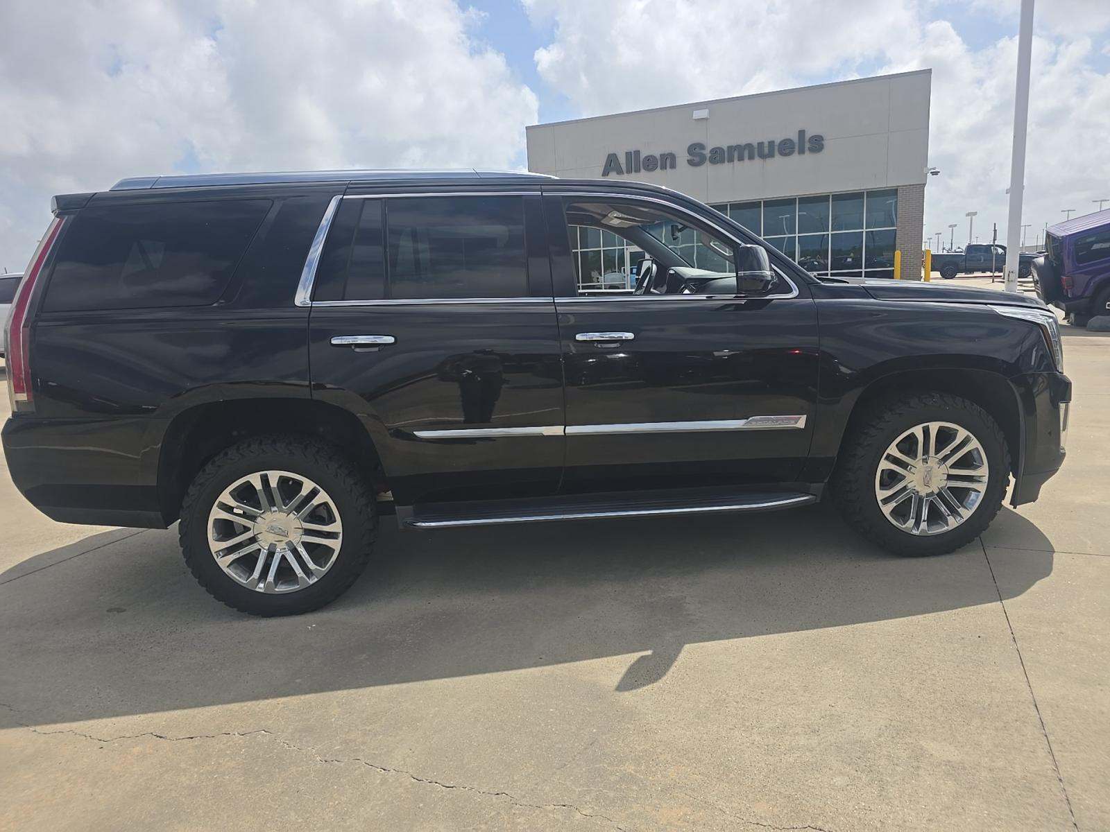 2018 Cadillac Escalade Base RWD