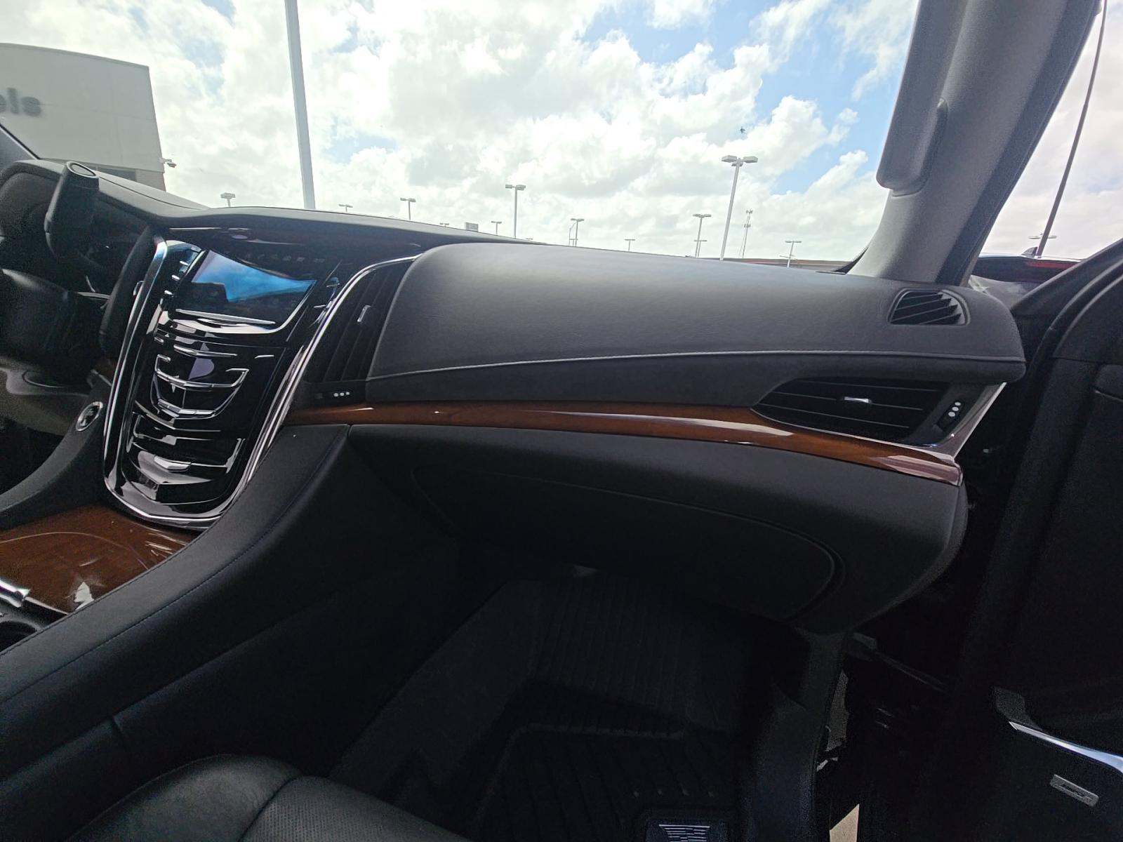 2018 Cadillac Escalade Base RWD