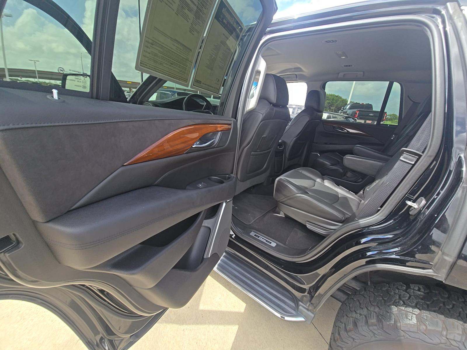 2018 Cadillac Escalade Base RWD