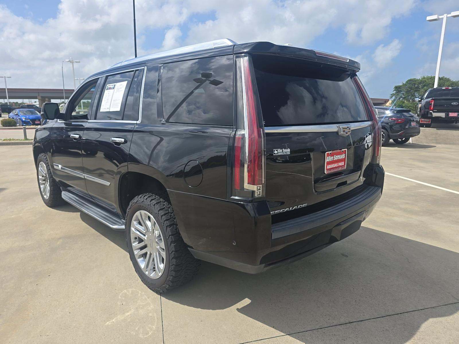 2018 Cadillac Escalade Base RWD