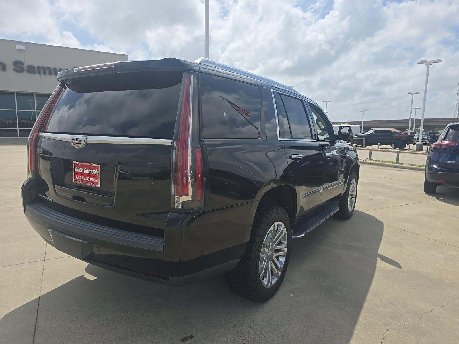 2018 Cadillac Escalade Base RWD
