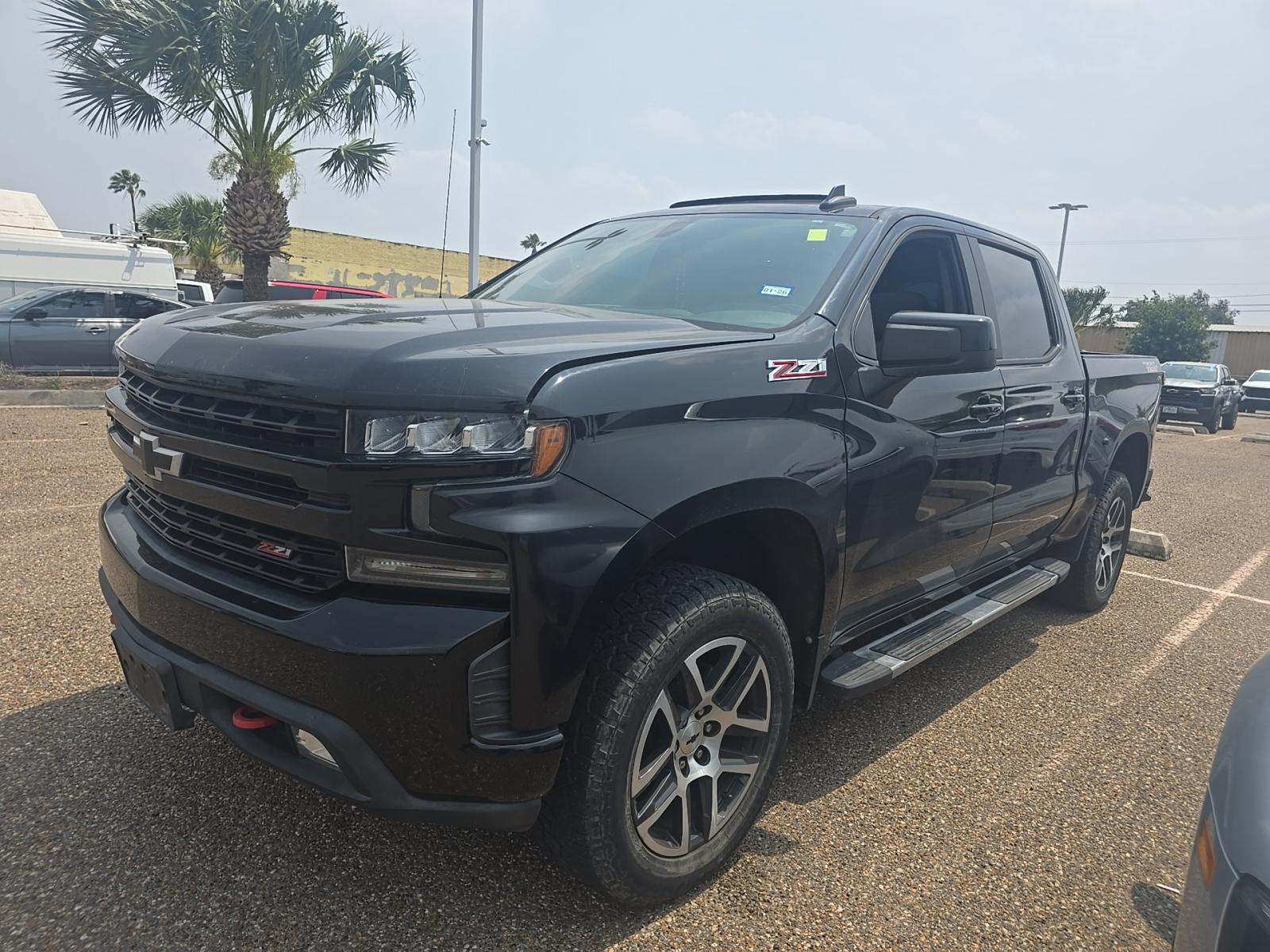 CHEVROLET SILVERADO - 1