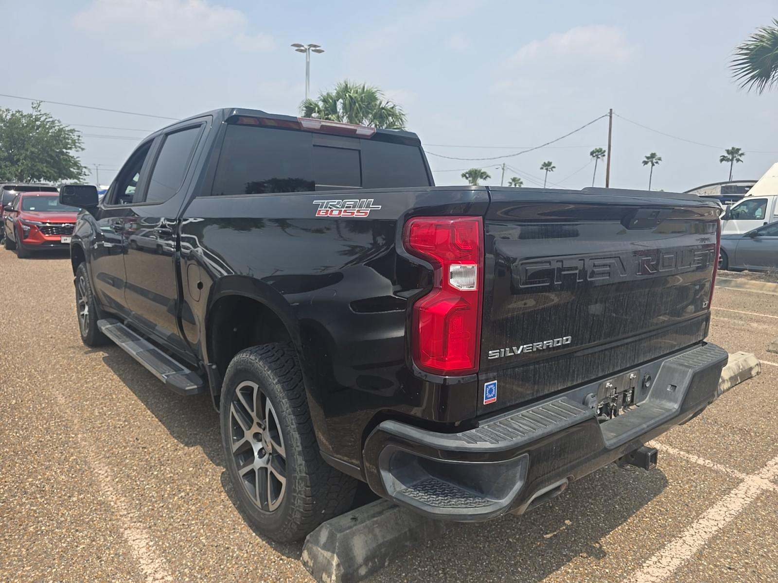 CHEVROLET SILVERADO - 2