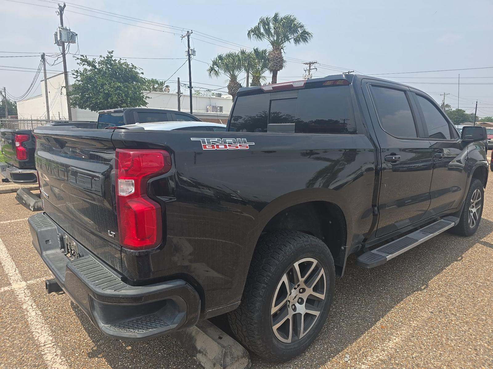 CHEVROLET SILVERADO - 3