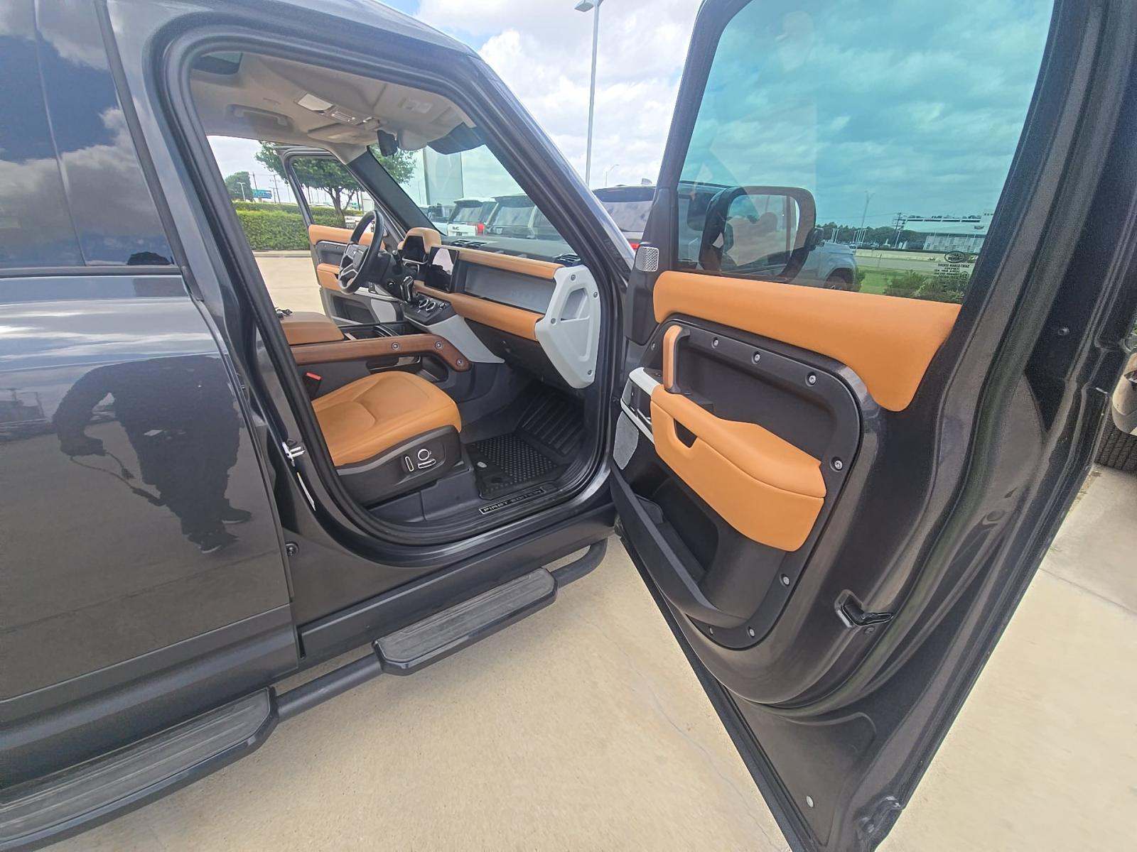 2023 Land Rover Defender 130 First Edition AWD