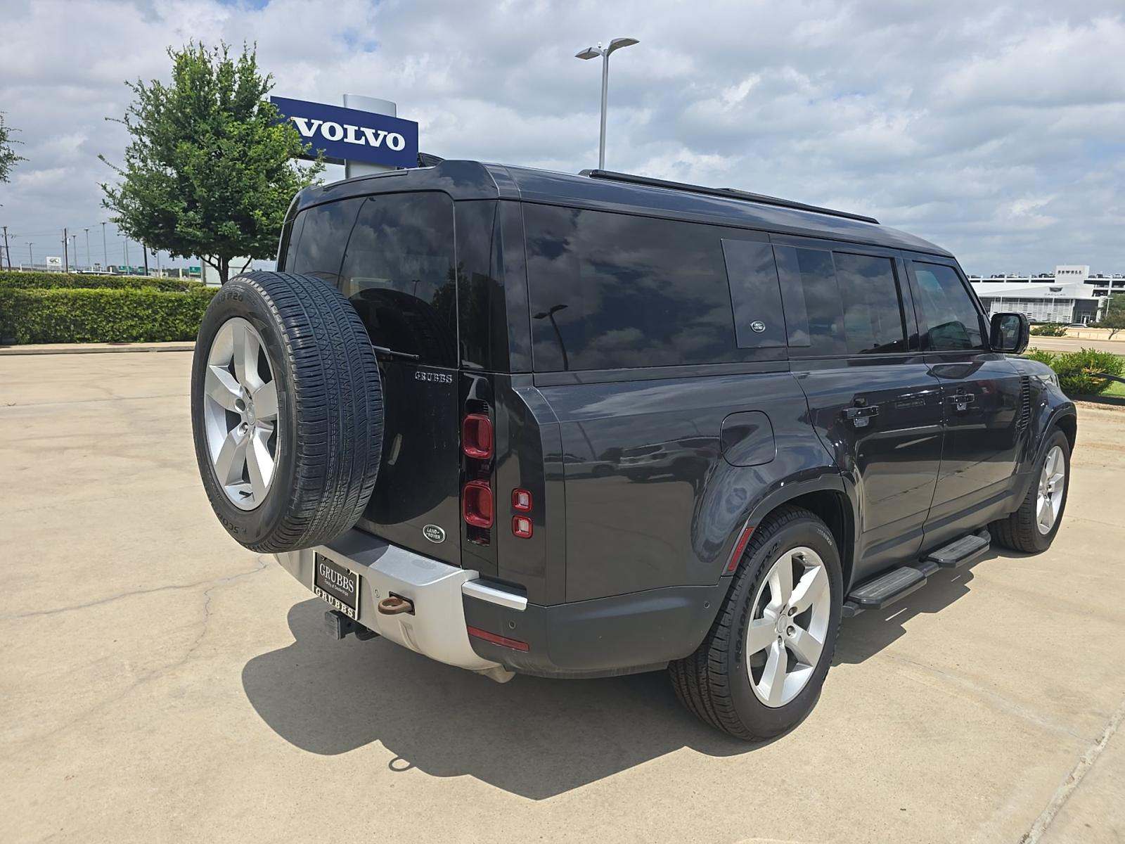 2023 Land Rover Defender 130 First Edition AWD