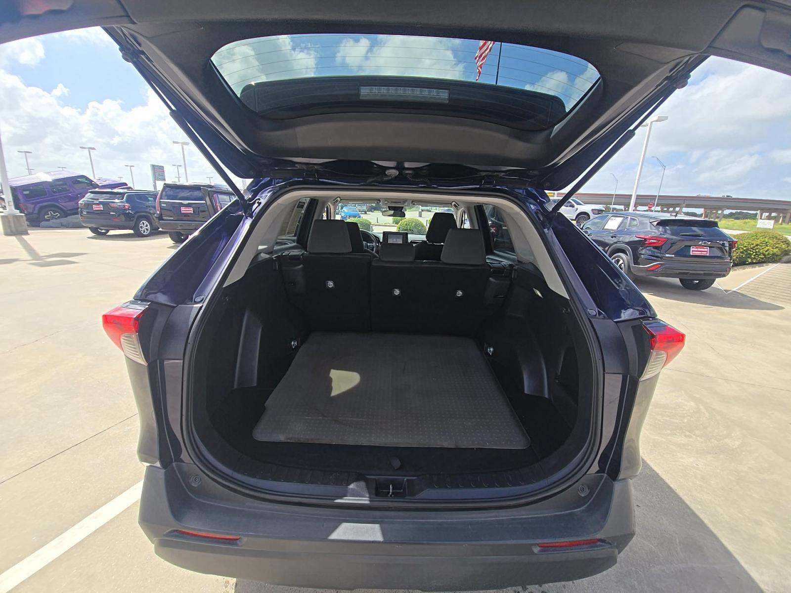 2022 Toyota RAV4 XLE FWD
