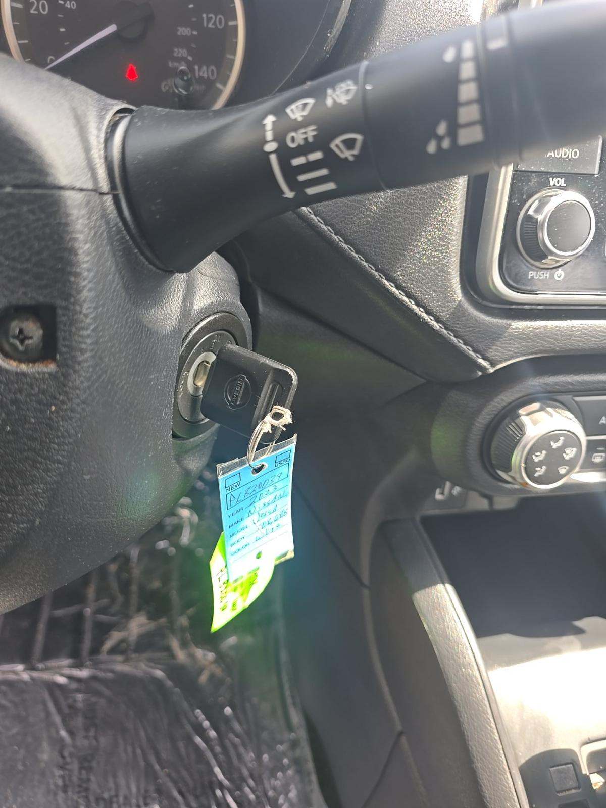 NISSAN VERSA - 8