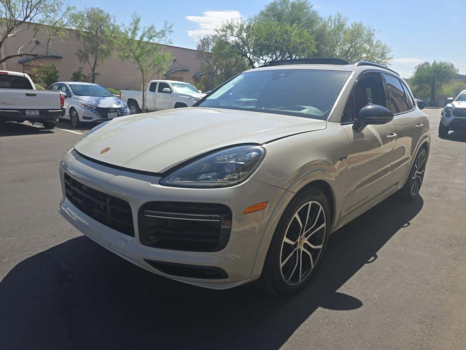 PORSCHE CAYENNE - 1