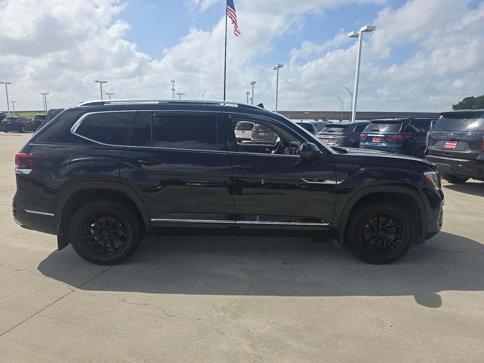2024 Volkswagen Atlas 2.0T SEL Premium R-Line AWD