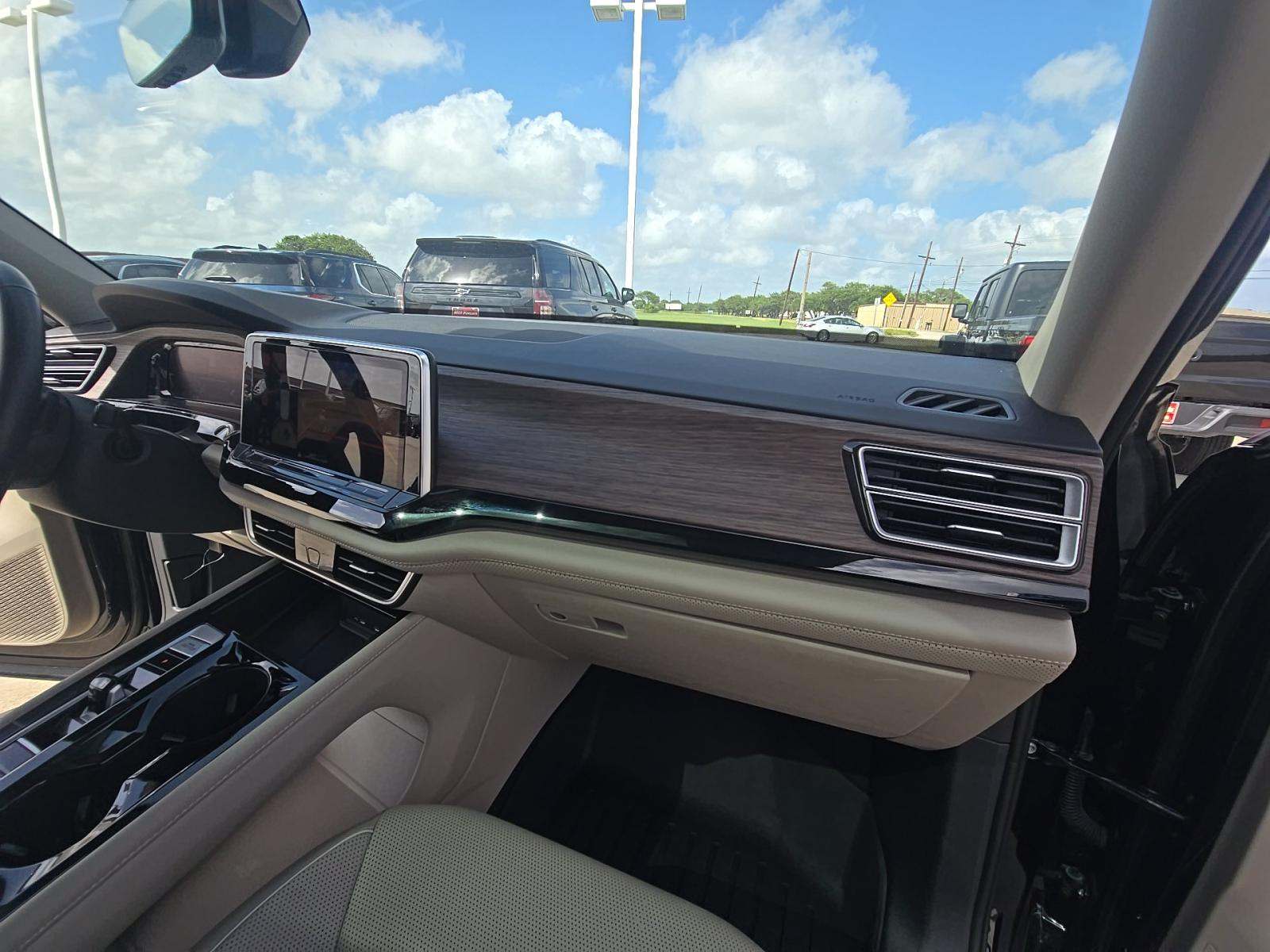 2024 Volkswagen Atlas 2.0T SEL Premium R-Line AWD