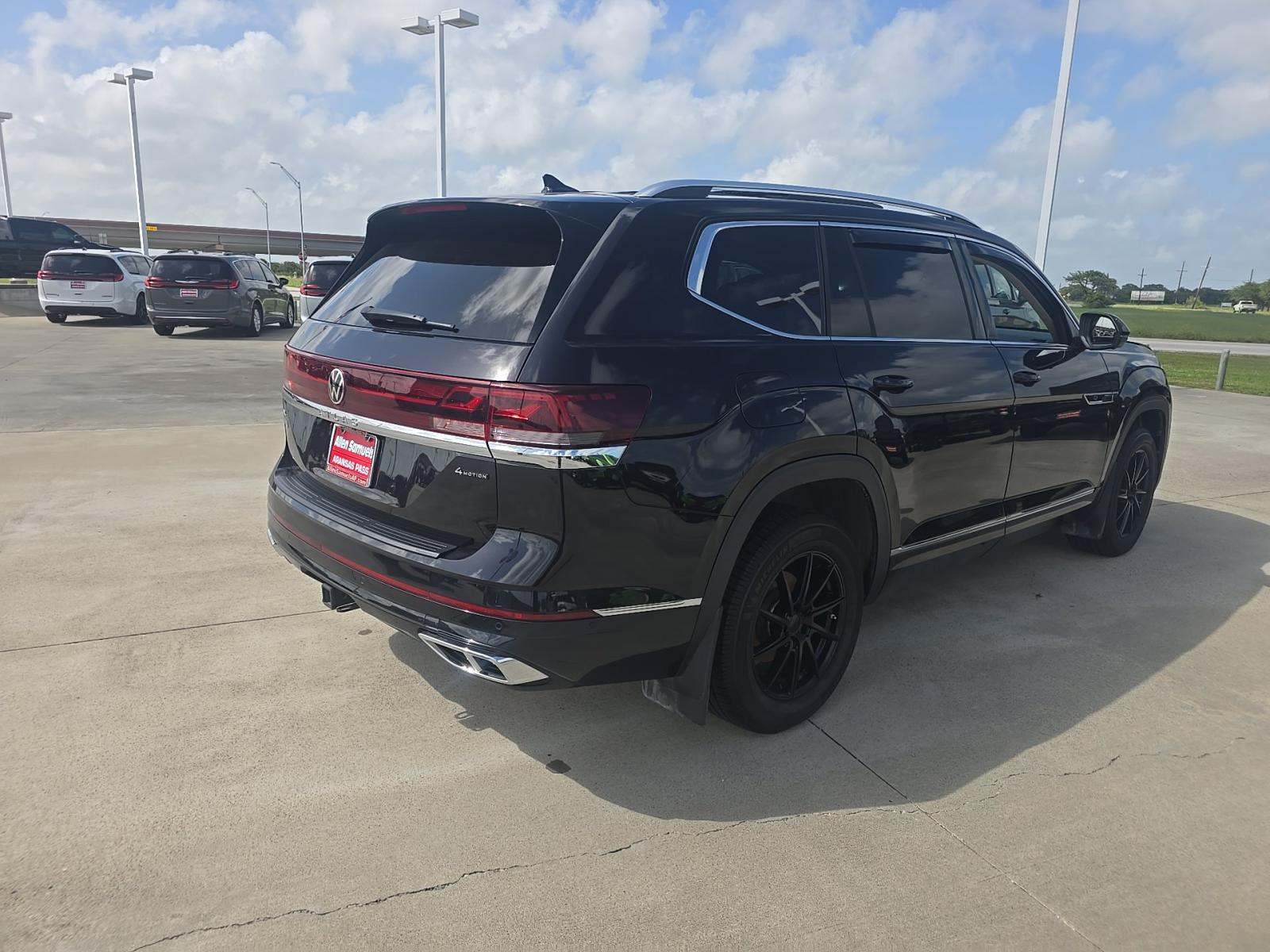 2024 Volkswagen Atlas 2.0T SEL Premium R-Line AWD