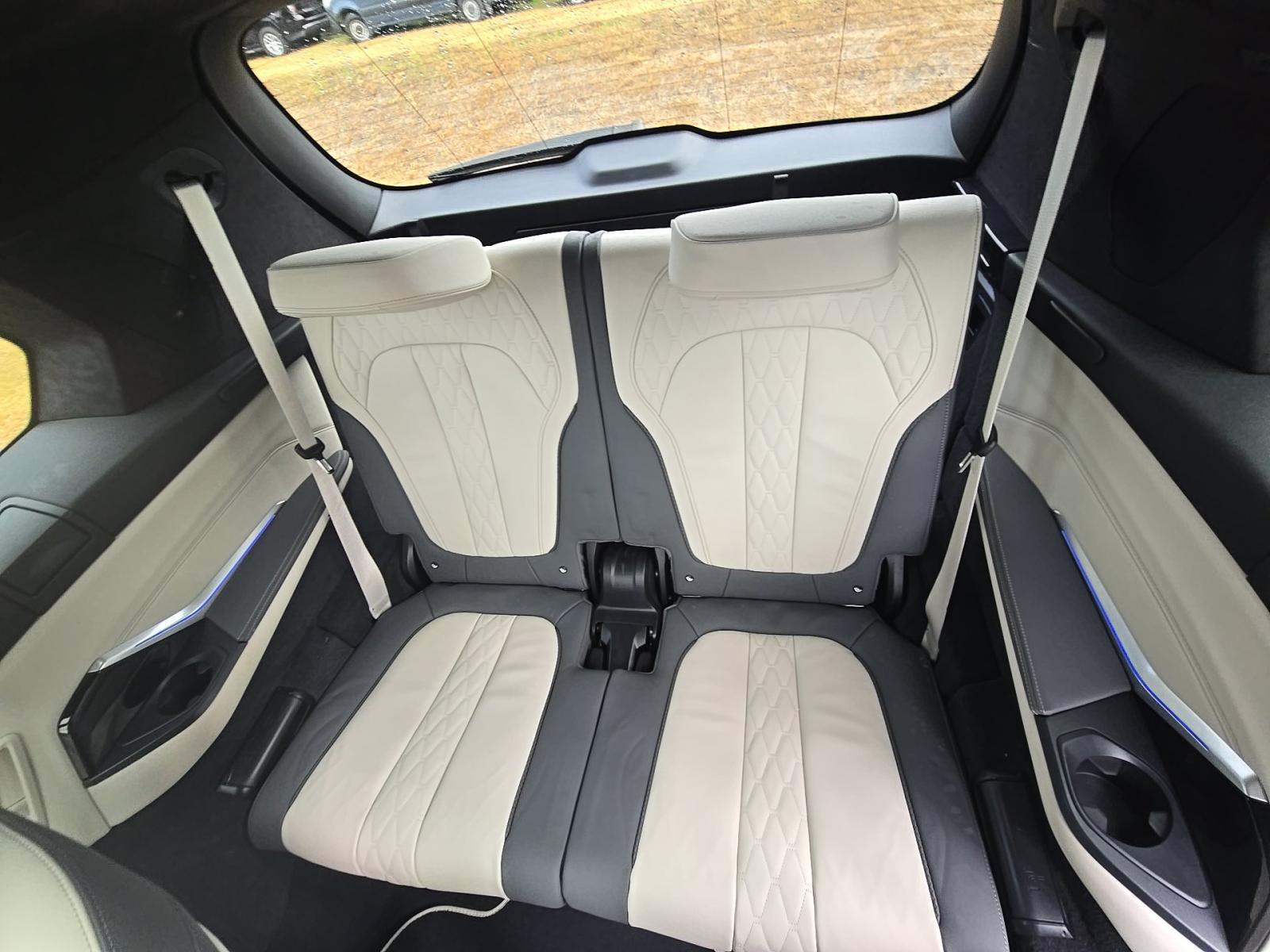 2024 BMW X7 M60i AWD