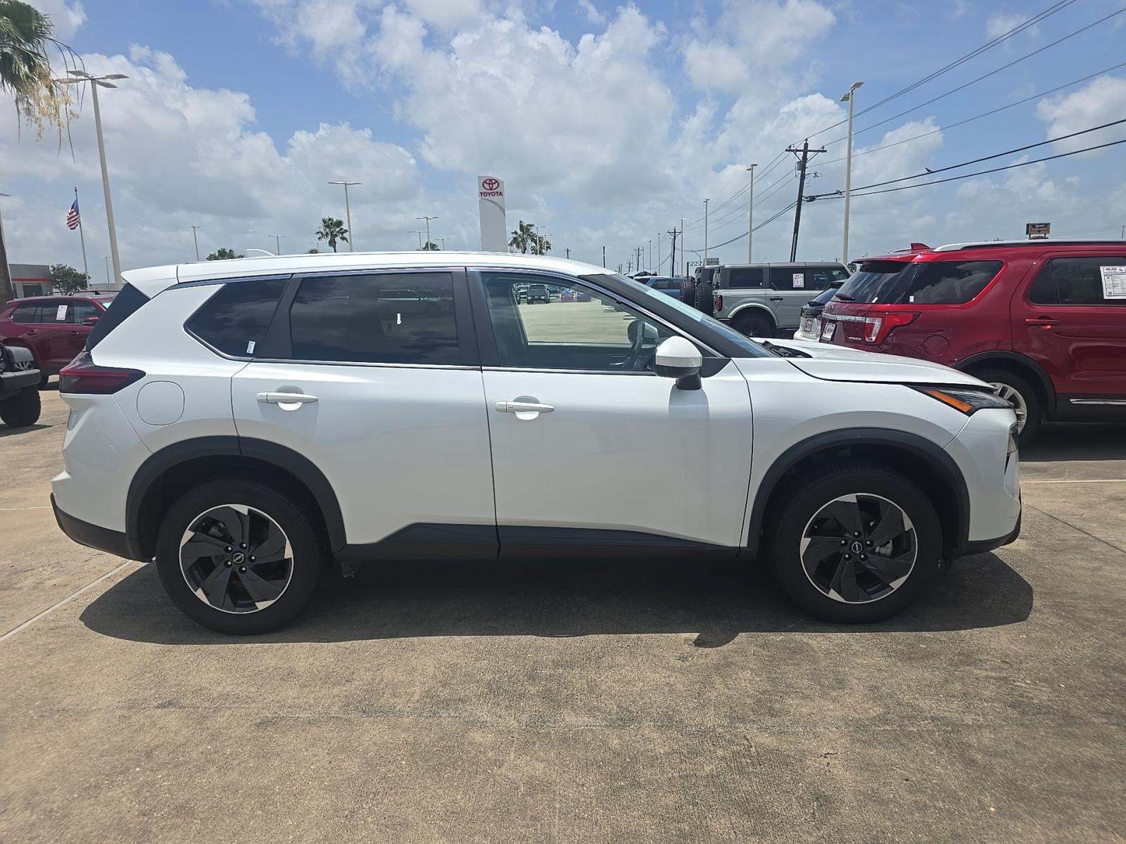 2024 Nissan Rogue SV FWD