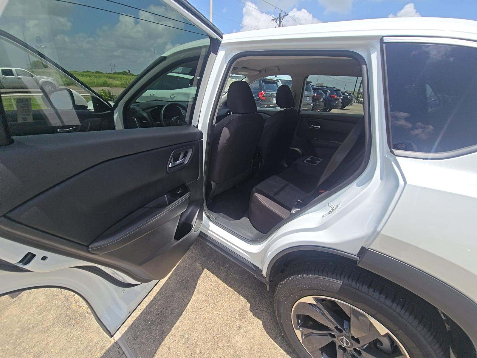 2024 Nissan Rogue SV FWD