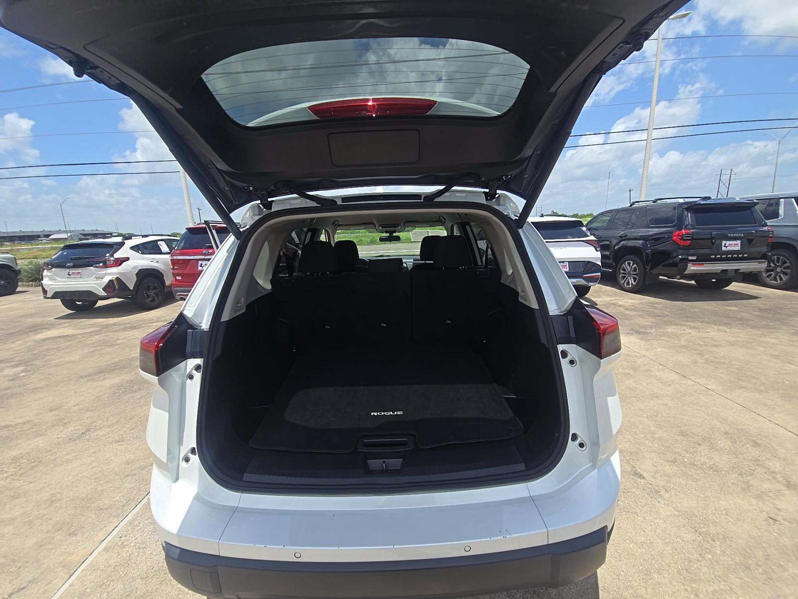 2024 Nissan Rogue SV FWD