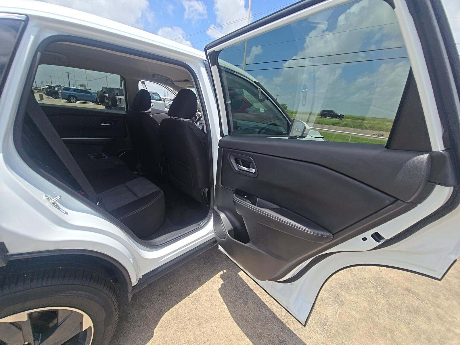 2024 Nissan Rogue SV FWD