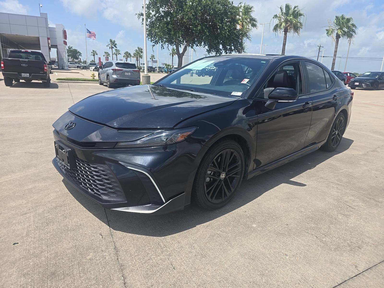 2025 Toyota Camry SE FWD