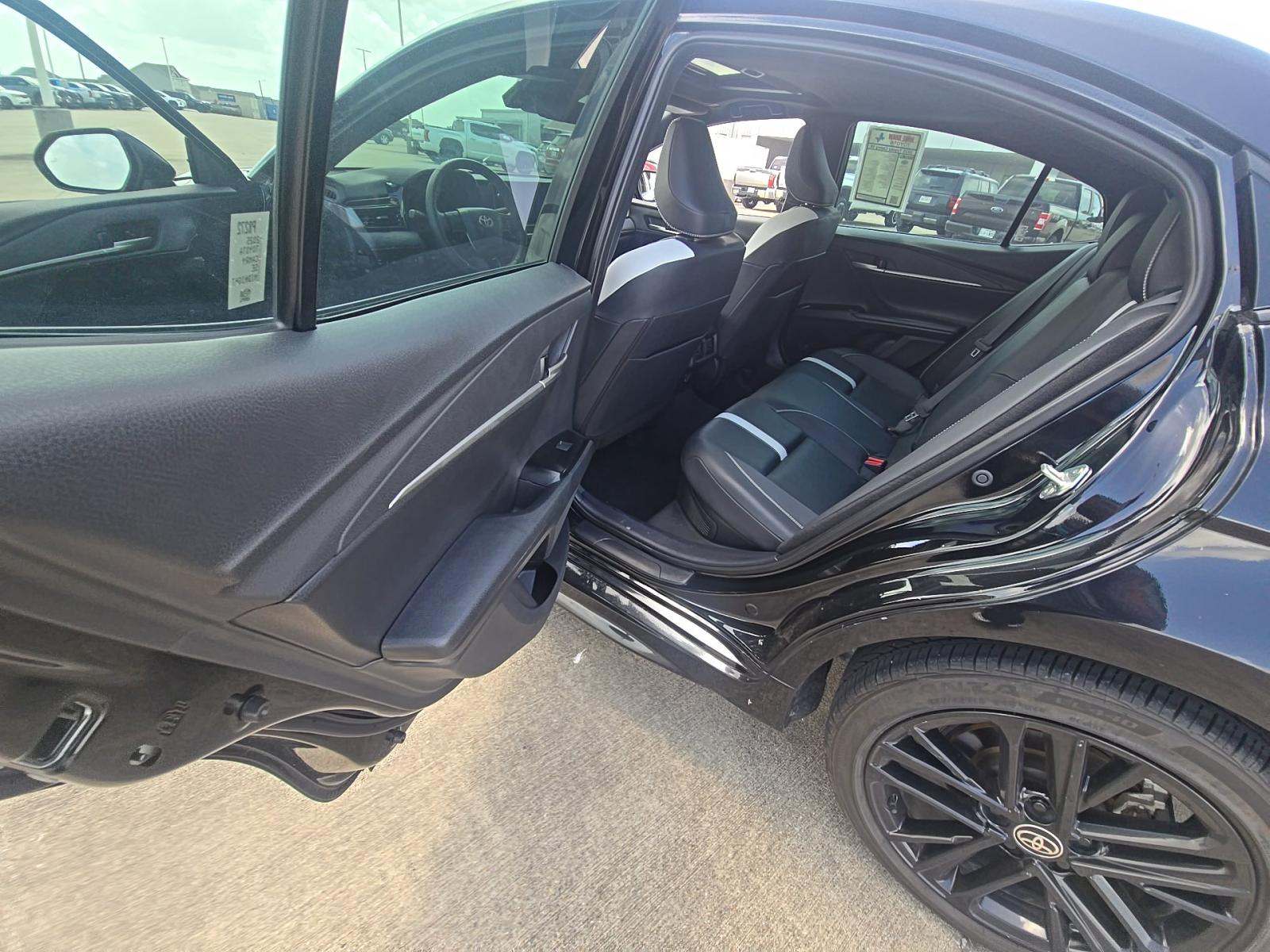 2025 Toyota Camry SE FWD