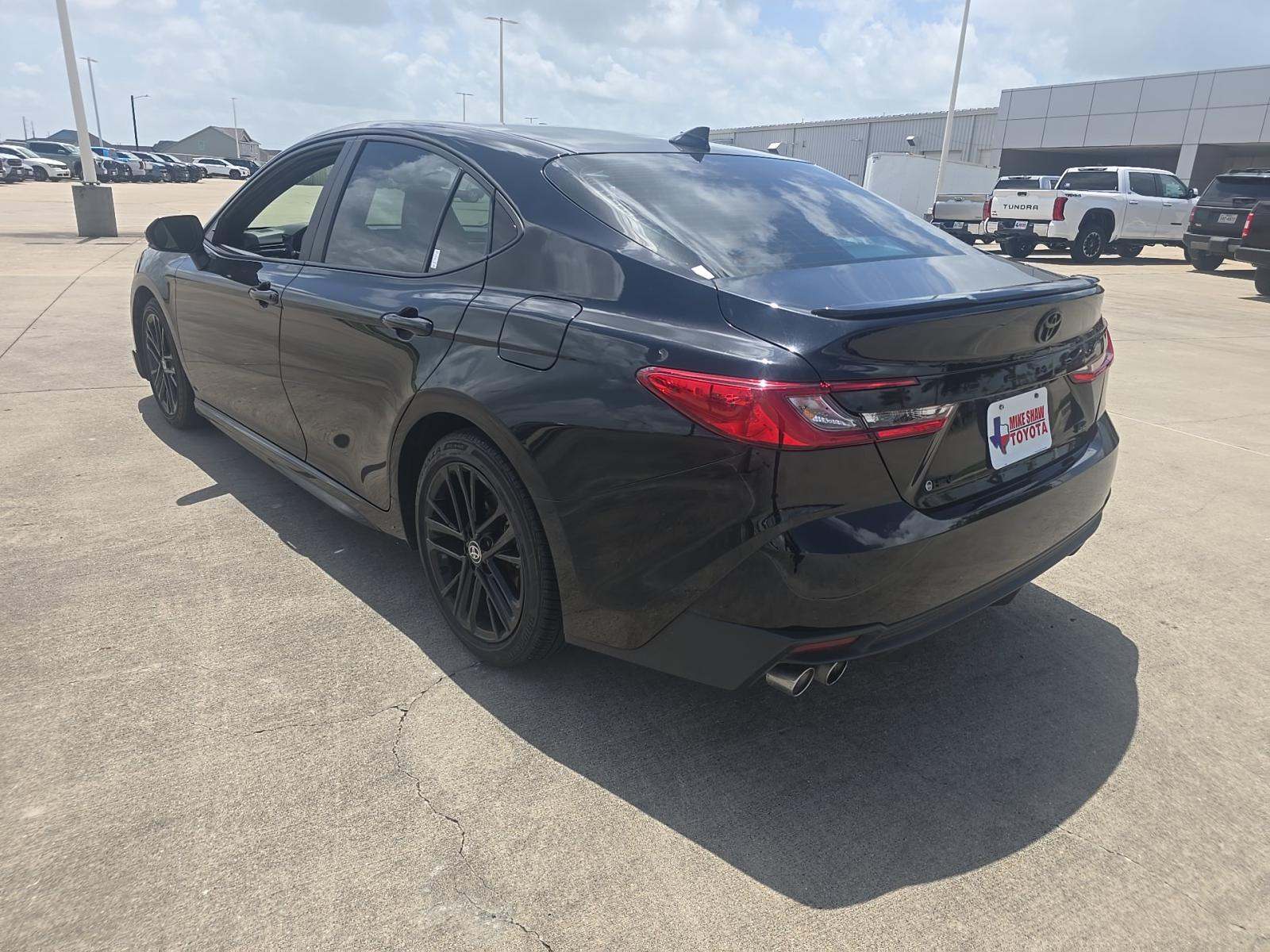 2025 Toyota Camry SE FWD