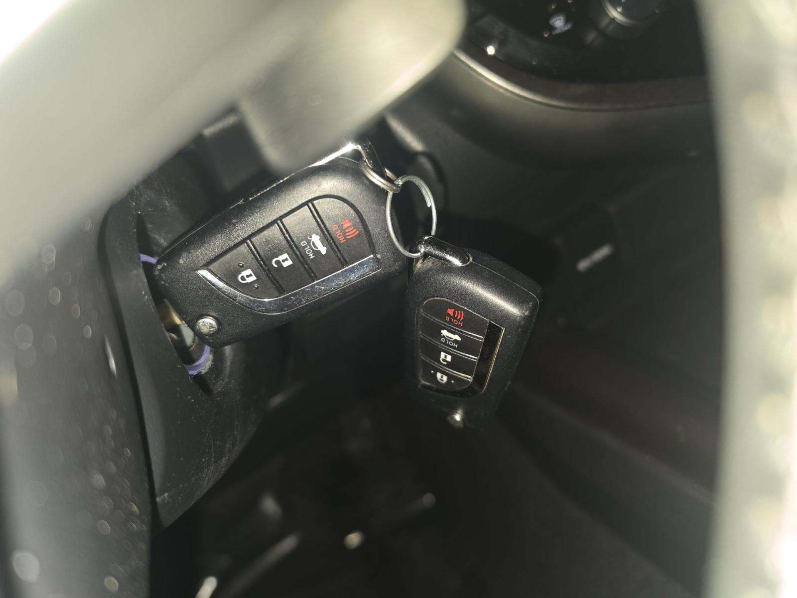 TOYOTA CAMRY - 8
