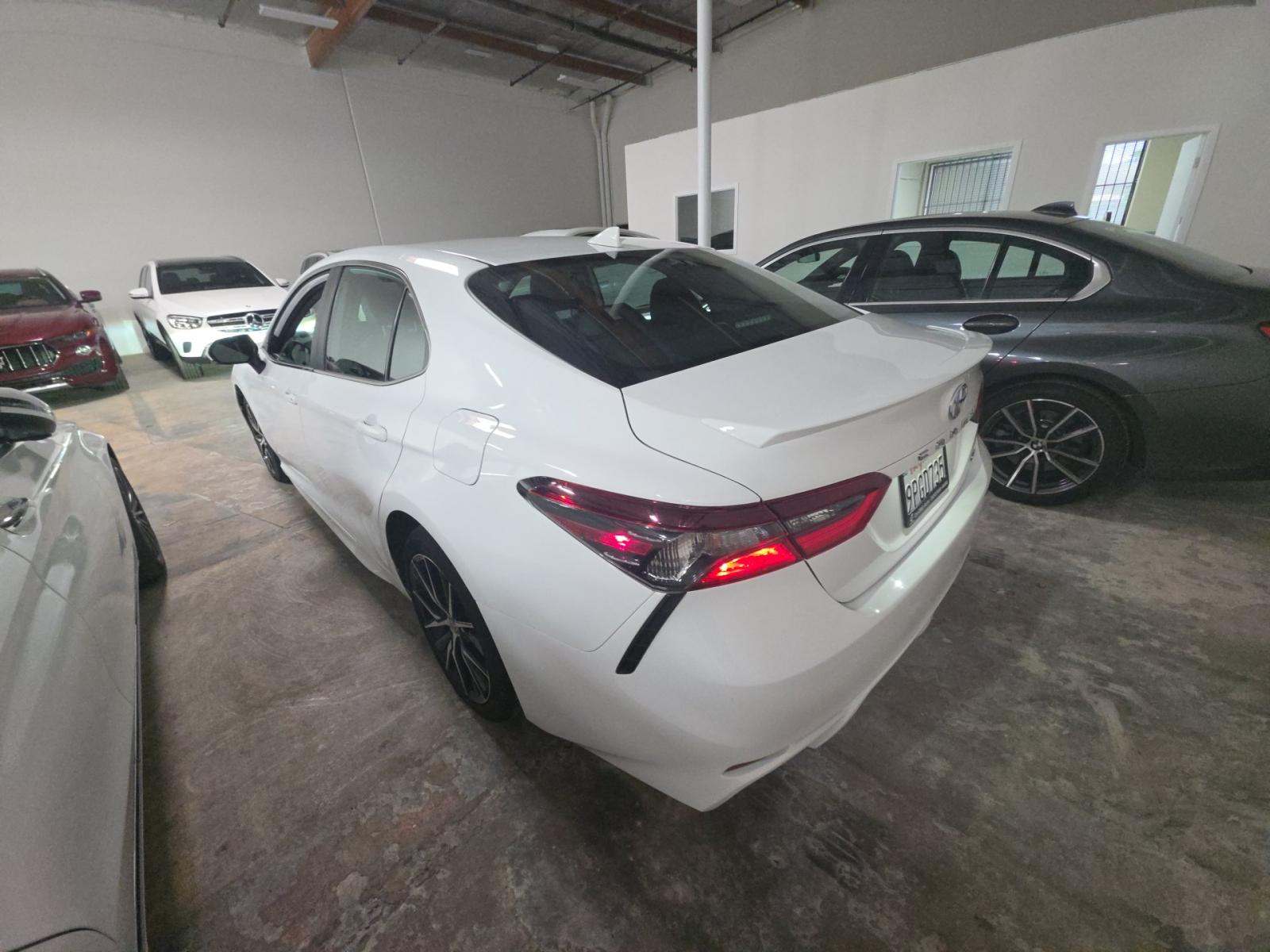 TOYOTA CAMRY - 2
