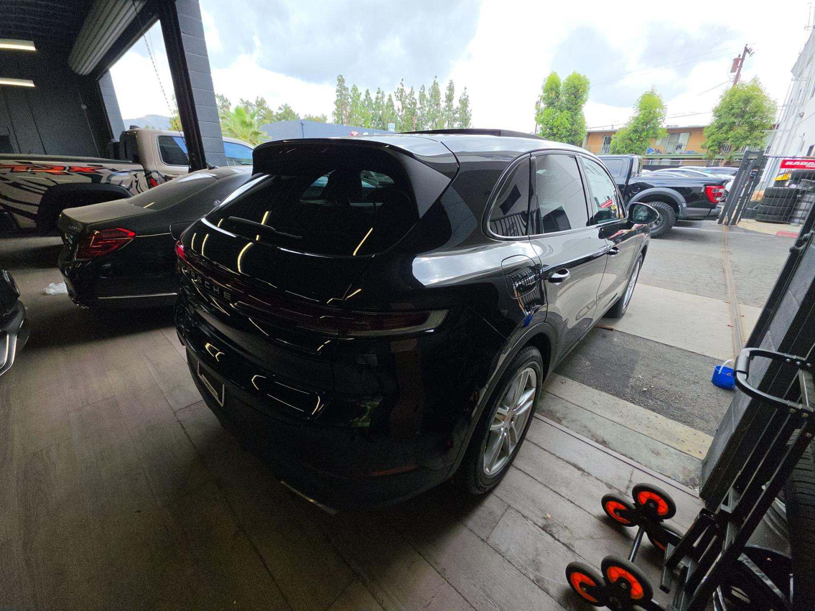 PORSCHE CAYENNE - 3