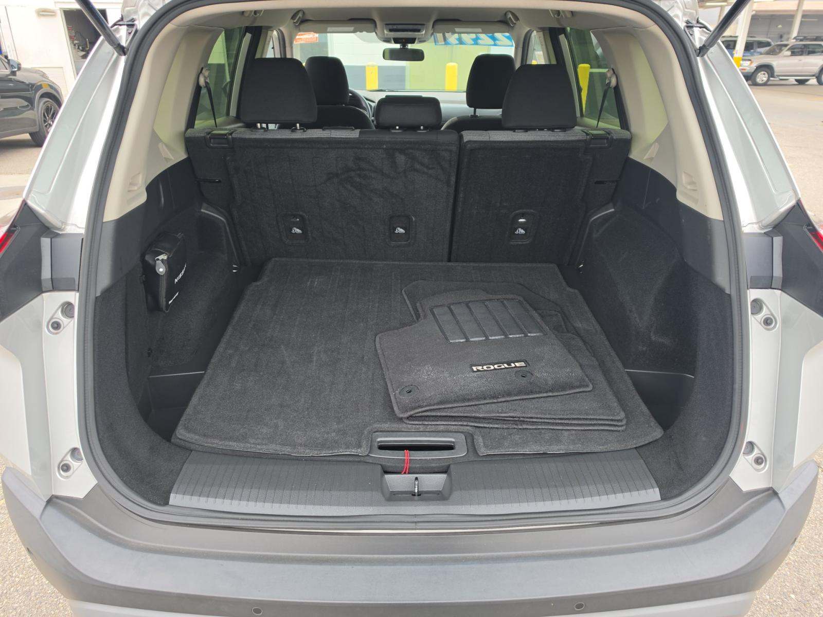 2023 Nissan Rogue SV FWD