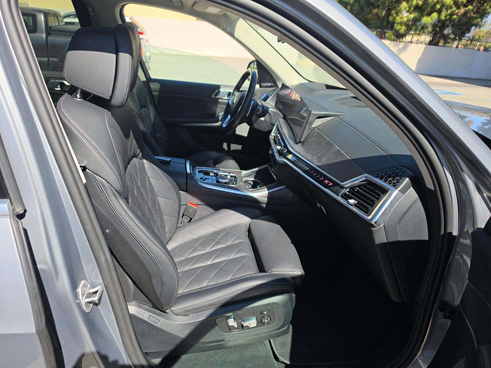 2025 BMW X7 xDrive40i AWD