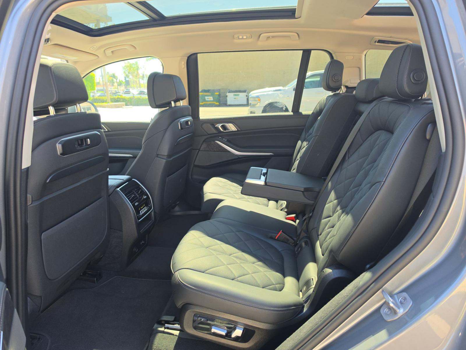 2025 BMW X7 xDrive40i AWD