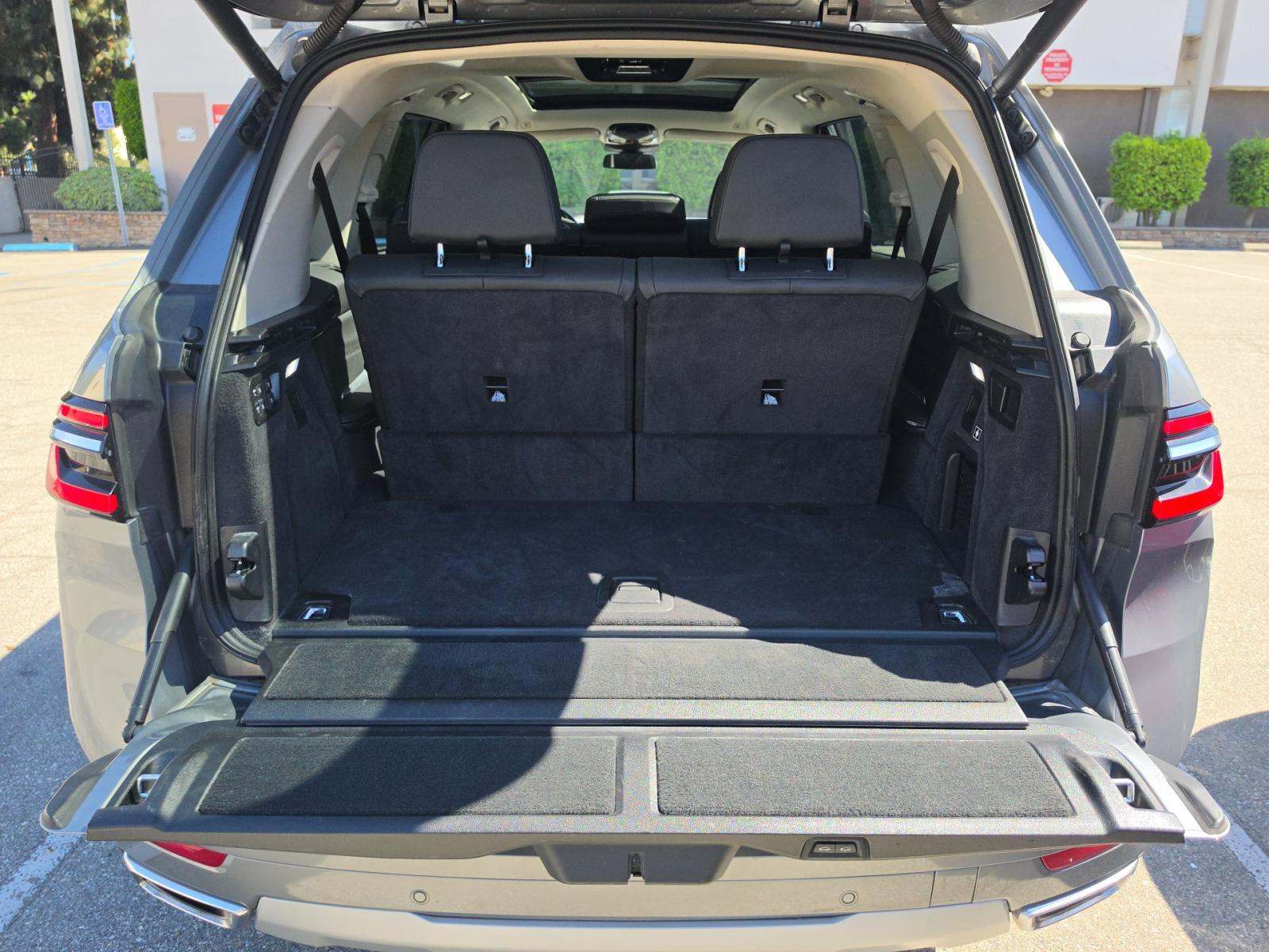 2025 BMW X7 xDrive40i AWD