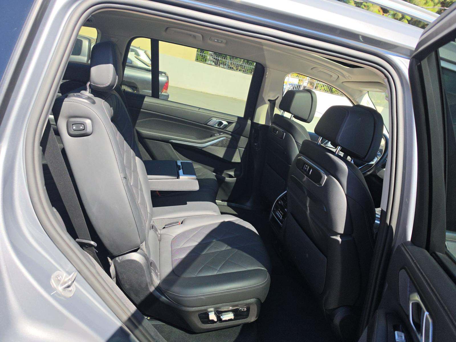 2025 BMW X7 xDrive40i AWD