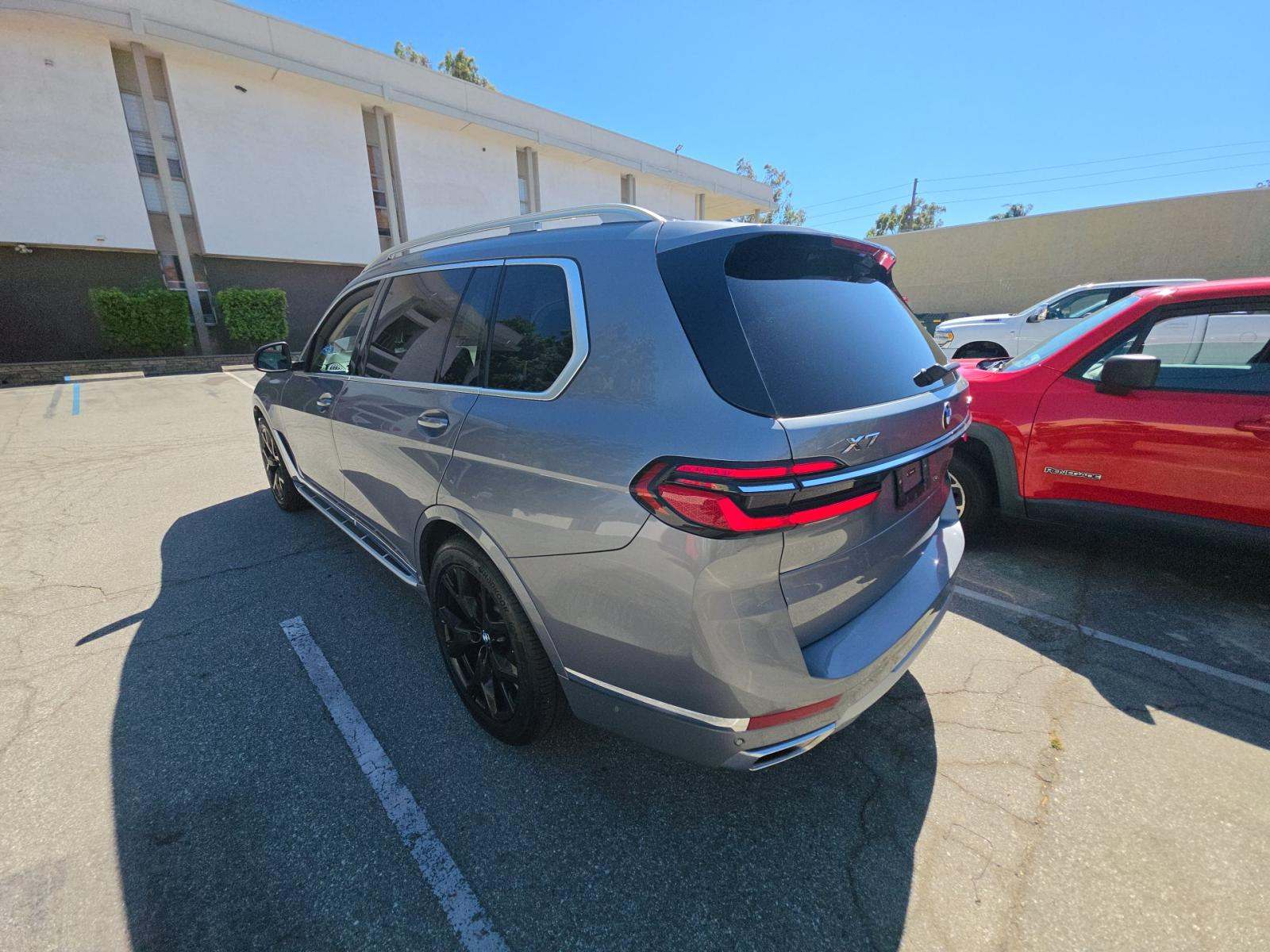 2025 BMW X7 xDrive40i AWD
