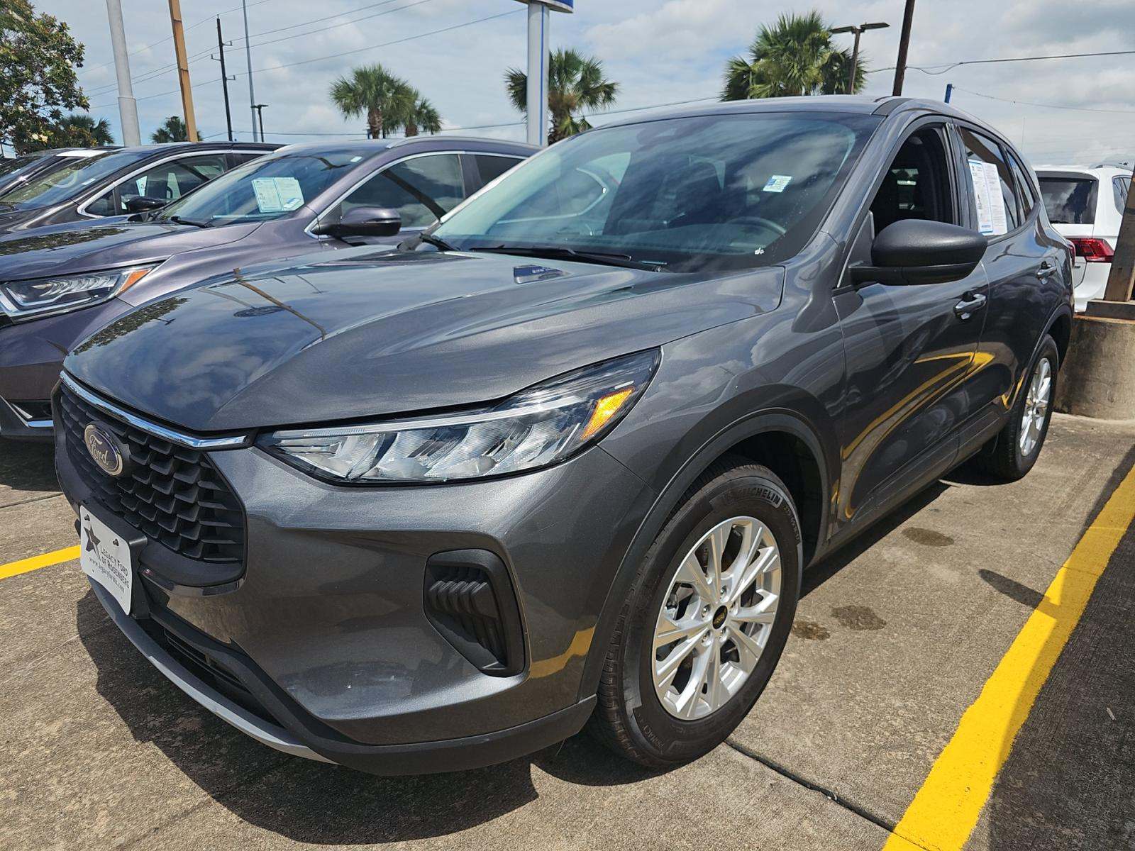 FORD ESCAPE - 1