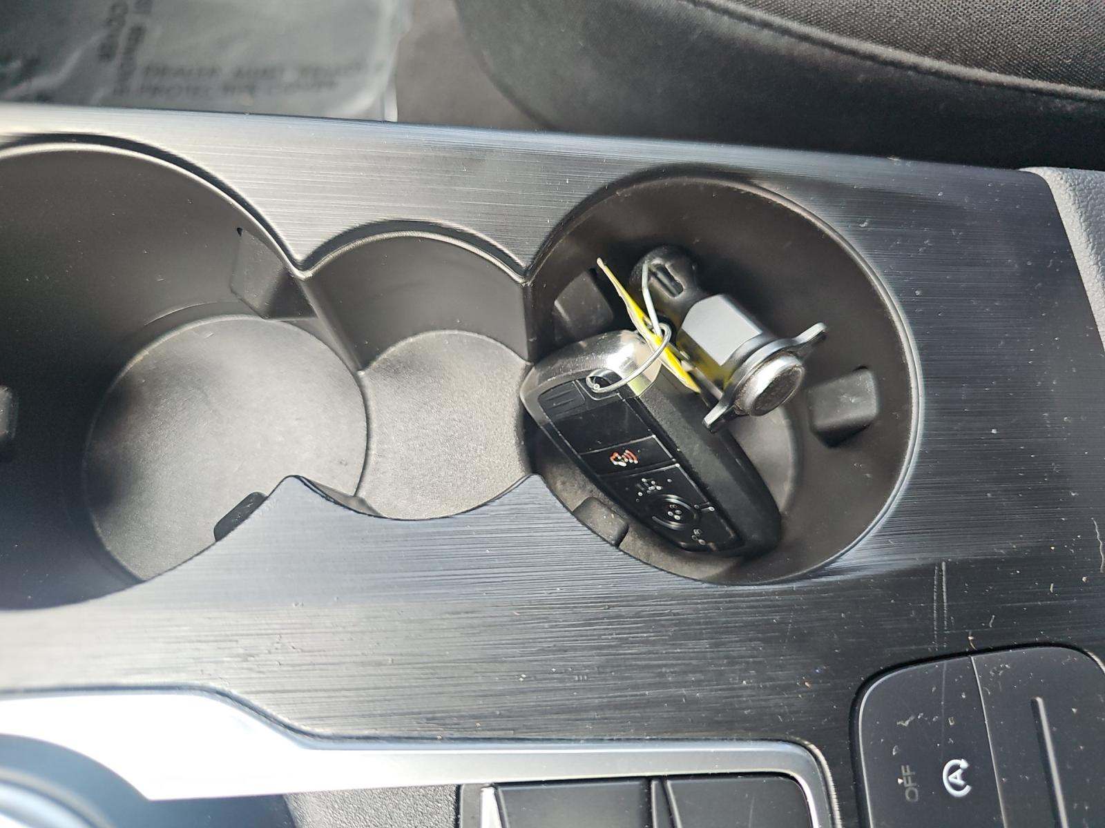FORD ESCAPE - 8