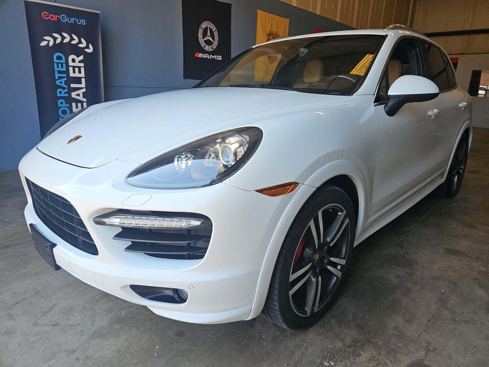 PORSCHE CAYENNE - 1