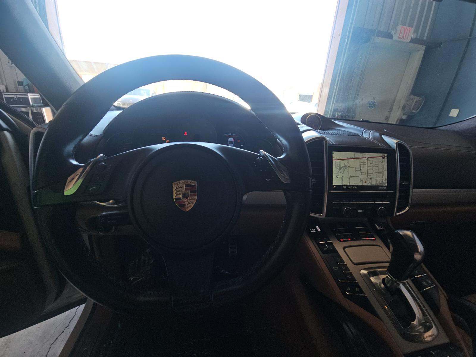 PORSCHE CAYENNE - 10