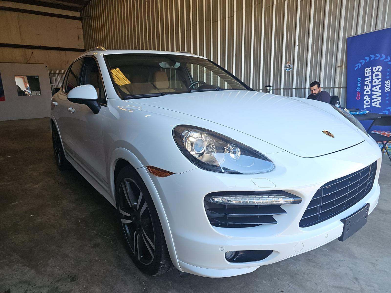 PORSCHE CAYENNE - 2