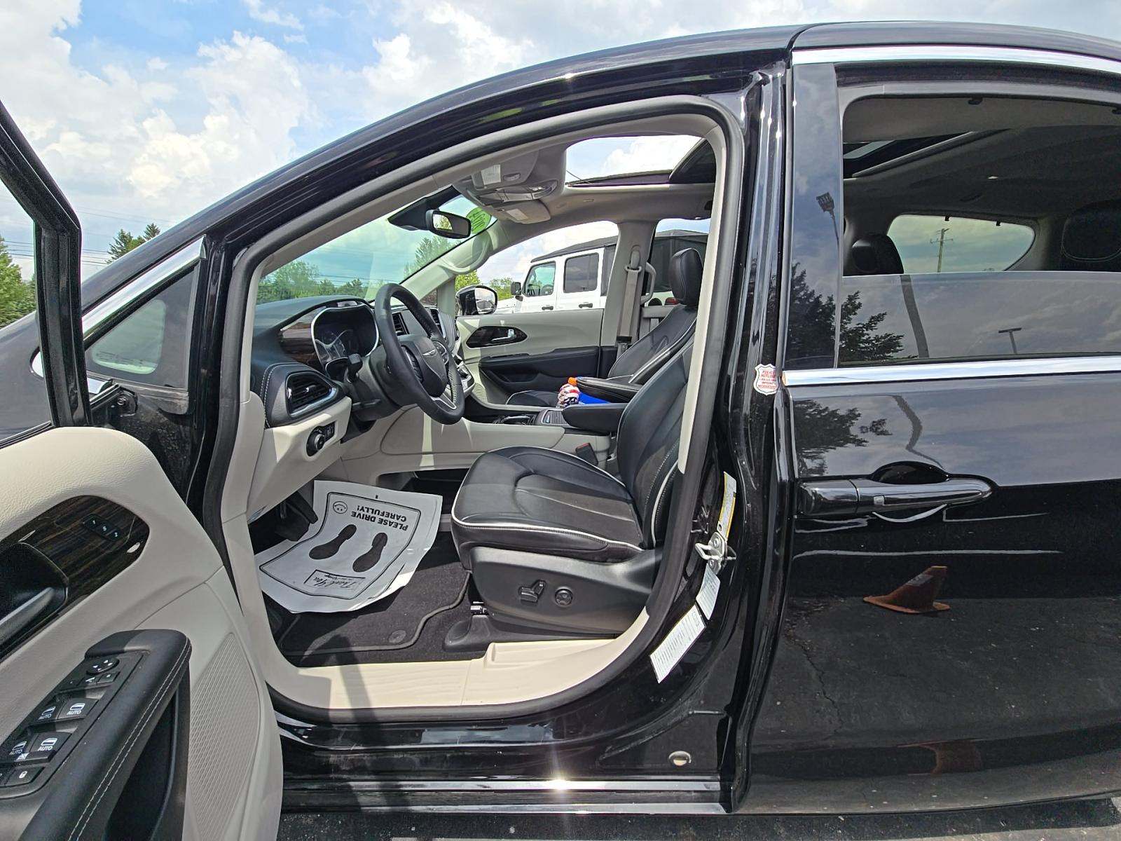 2024 Chrysler Pacifica Limited FWD
