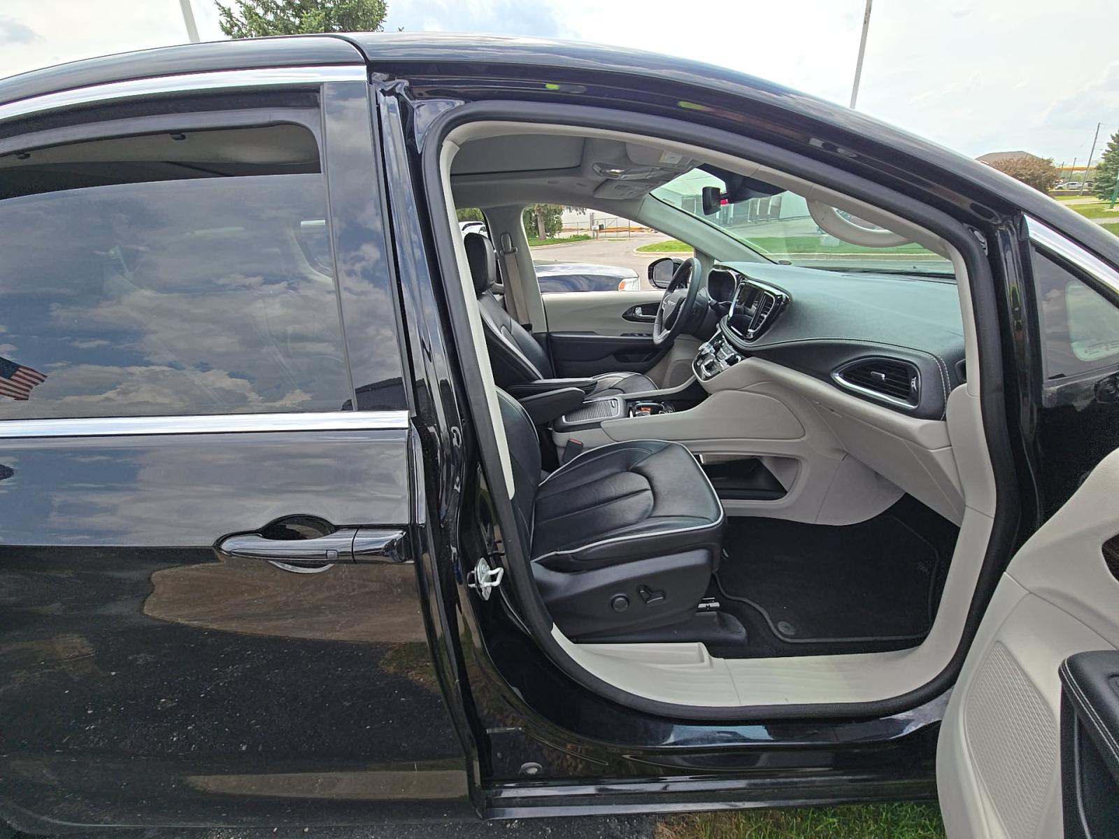 2024 Chrysler Pacifica Limited FWD